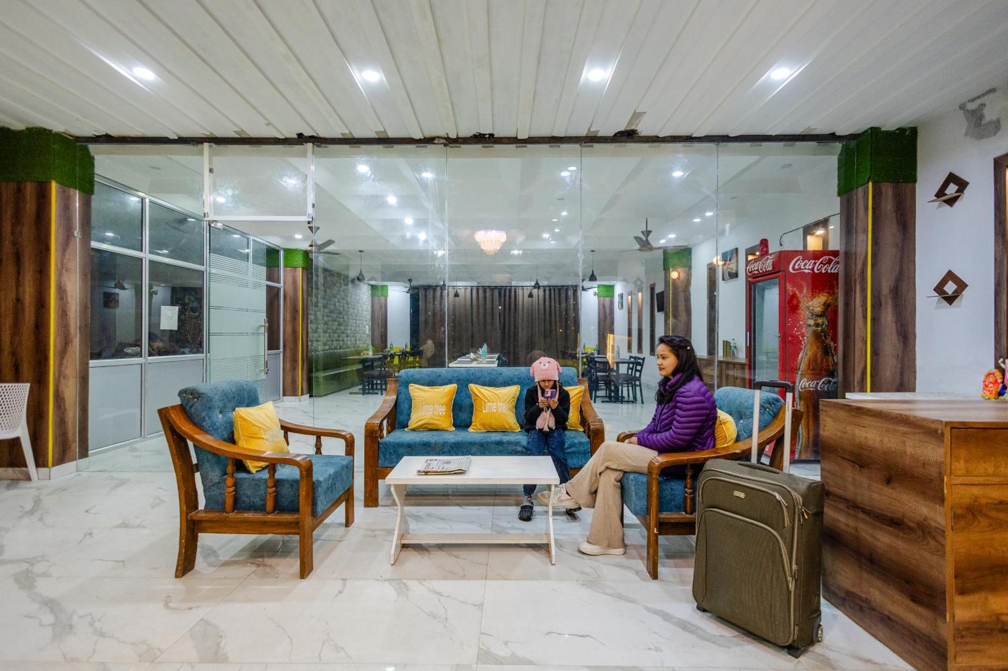 Lime Tree Hotel And Banquet Vrindavan Vrindāvan Exterior foto